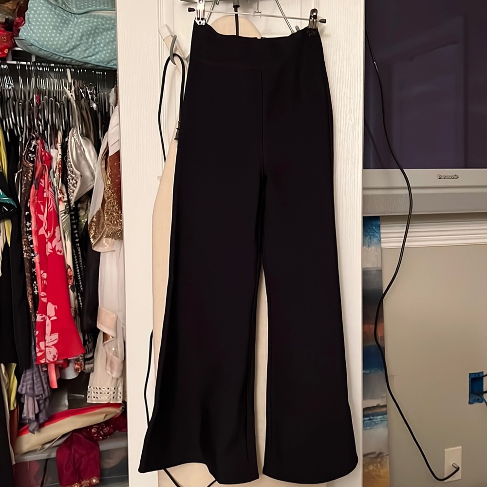 Cute wide leg heavy material pants